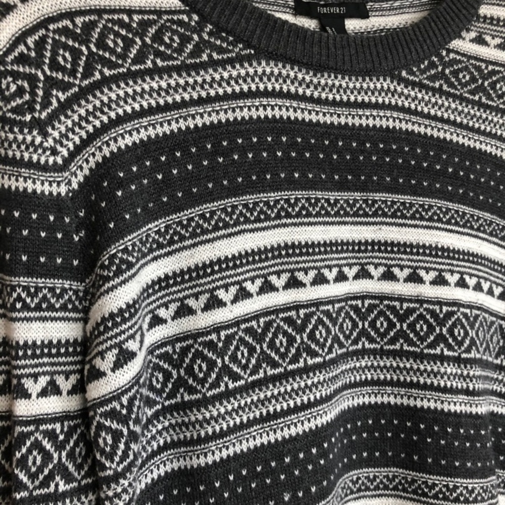 Forever 21 Grey Aztec LS Sweater Small D49 - Picture 2 of 4